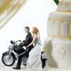 la figurine du gateau en porcelaine